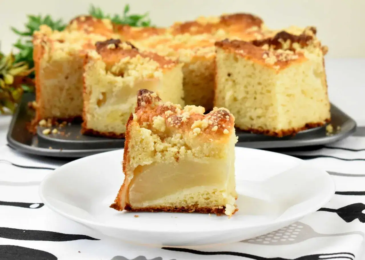 Najprostsze ciasto z gruszkami – pyszny deser, który zachwyci każdego