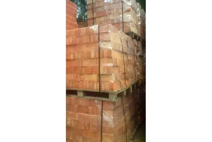 Ile cegieł na palecie? Odkryj, co wpływa na ich liczbę