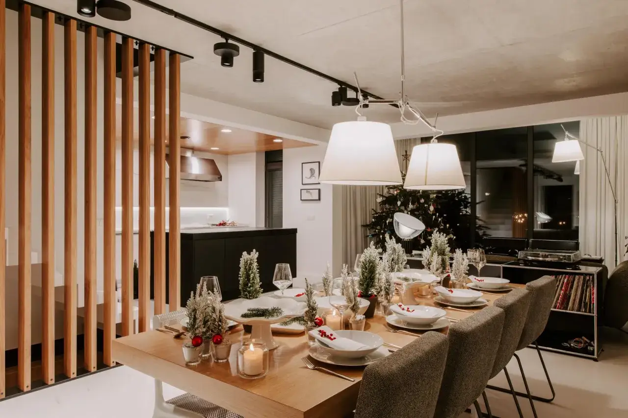 Jak udekorować stół na święta Bożego Narodzenia – inspiracje i pomysły