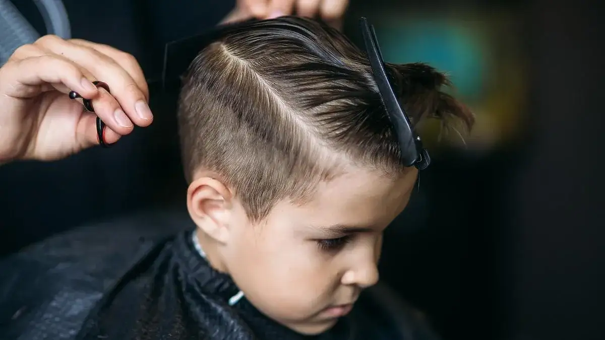 Jak obciąć włosy dziecku w domu: 8 prostych kroków dla rodziców