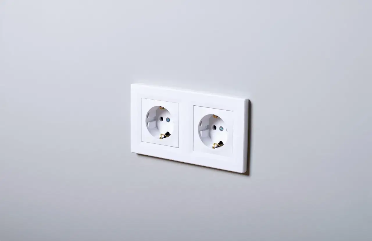 Jak rozmieścić gniazdka elektryczne, by uniknąć kosztownych błędów?