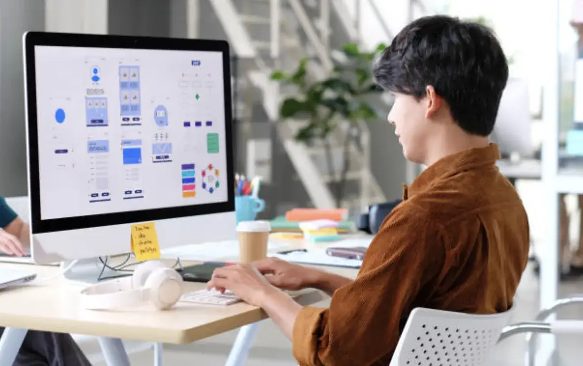 Nowe trendy 2026 w UI/UX które sprawiają, że użytkownicy czują się rozumiani