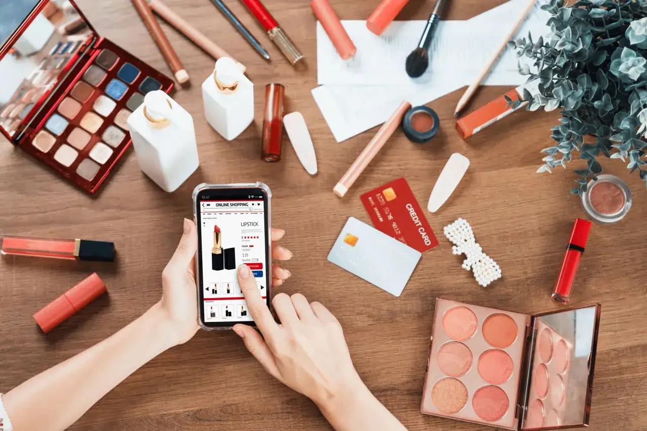 Jak kupować online produkty beauty i lifestyle bardziej świadomie