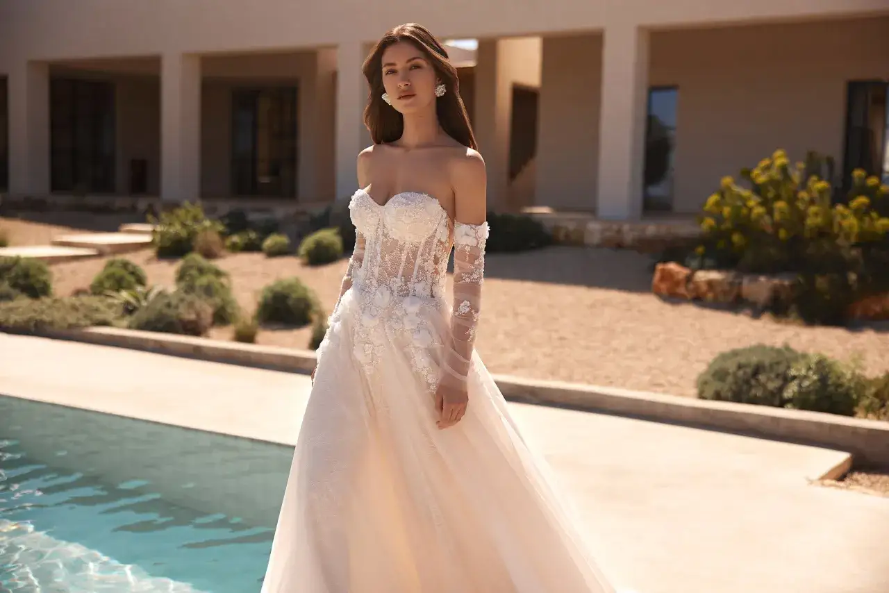 Jak dobrać suknię ślubną do stylu ślubu i charakteru wesela?