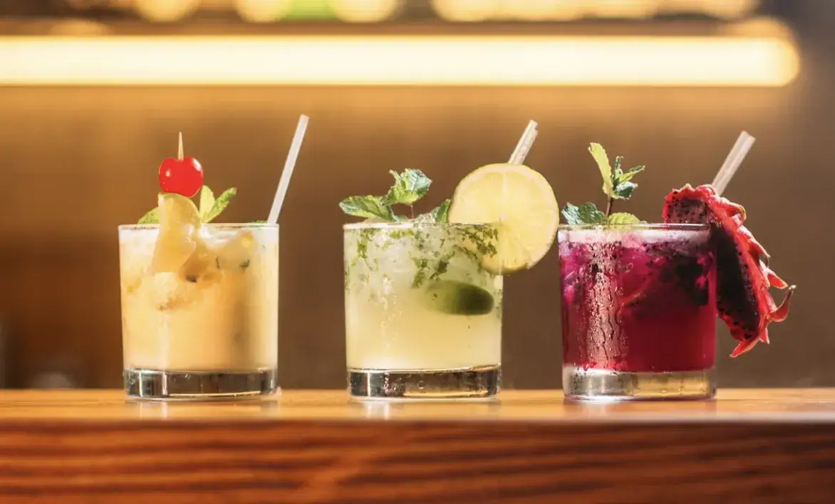 Najlepsze drinki barowe inspirowane wieczorami gier