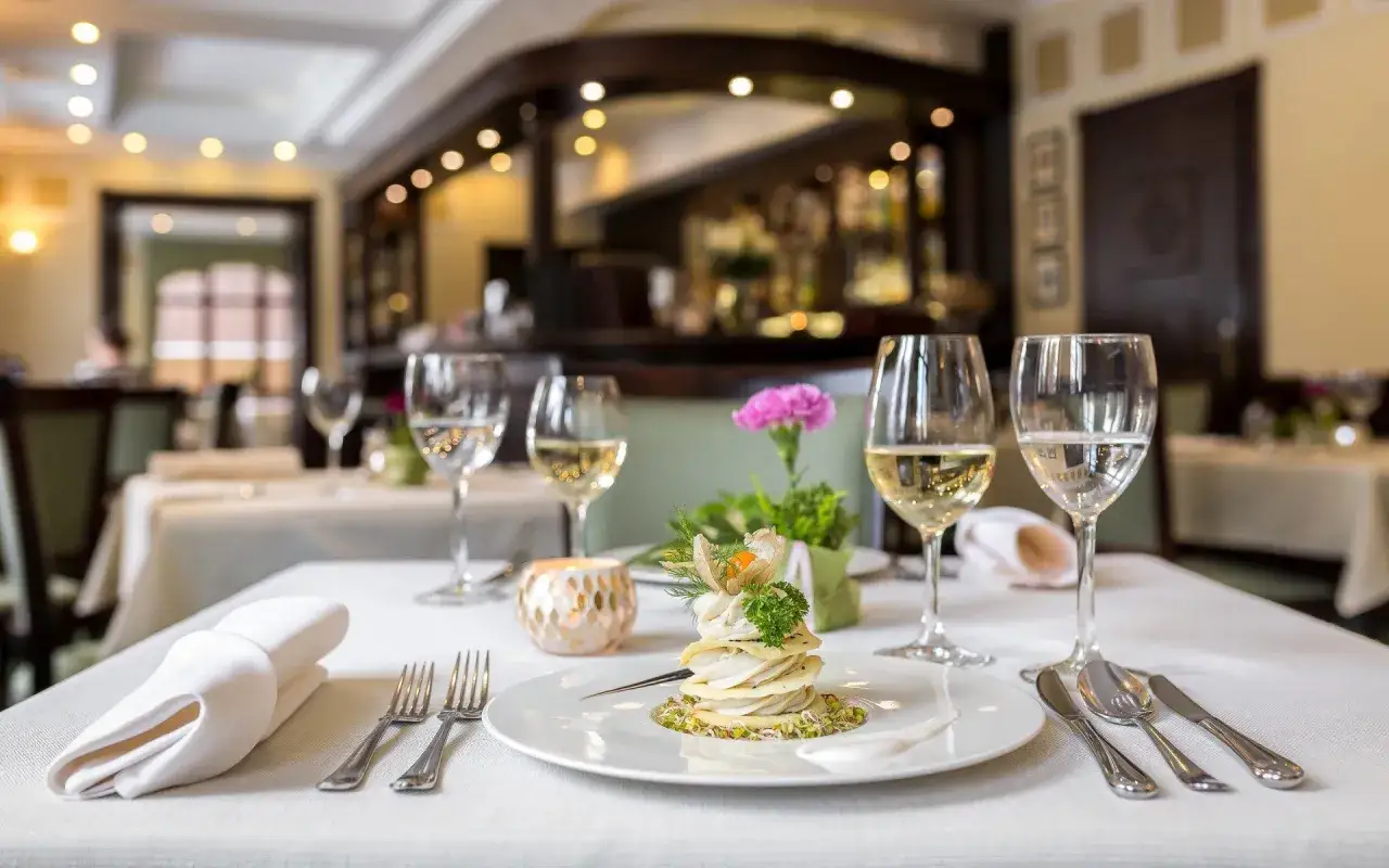 Nowości w karcie Restauracji Bukowej – sezonowa odsłona smaków, którą warto poznać