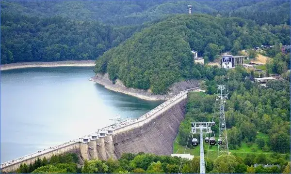 Jak dojechać nad Solinę pociągiem - trasy, czas przejazdu i atrakcje