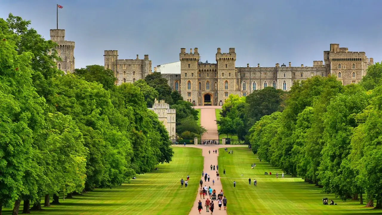 Zamek w Windsorze: historia, ciekawostki i praktyczne informacje dla turystów