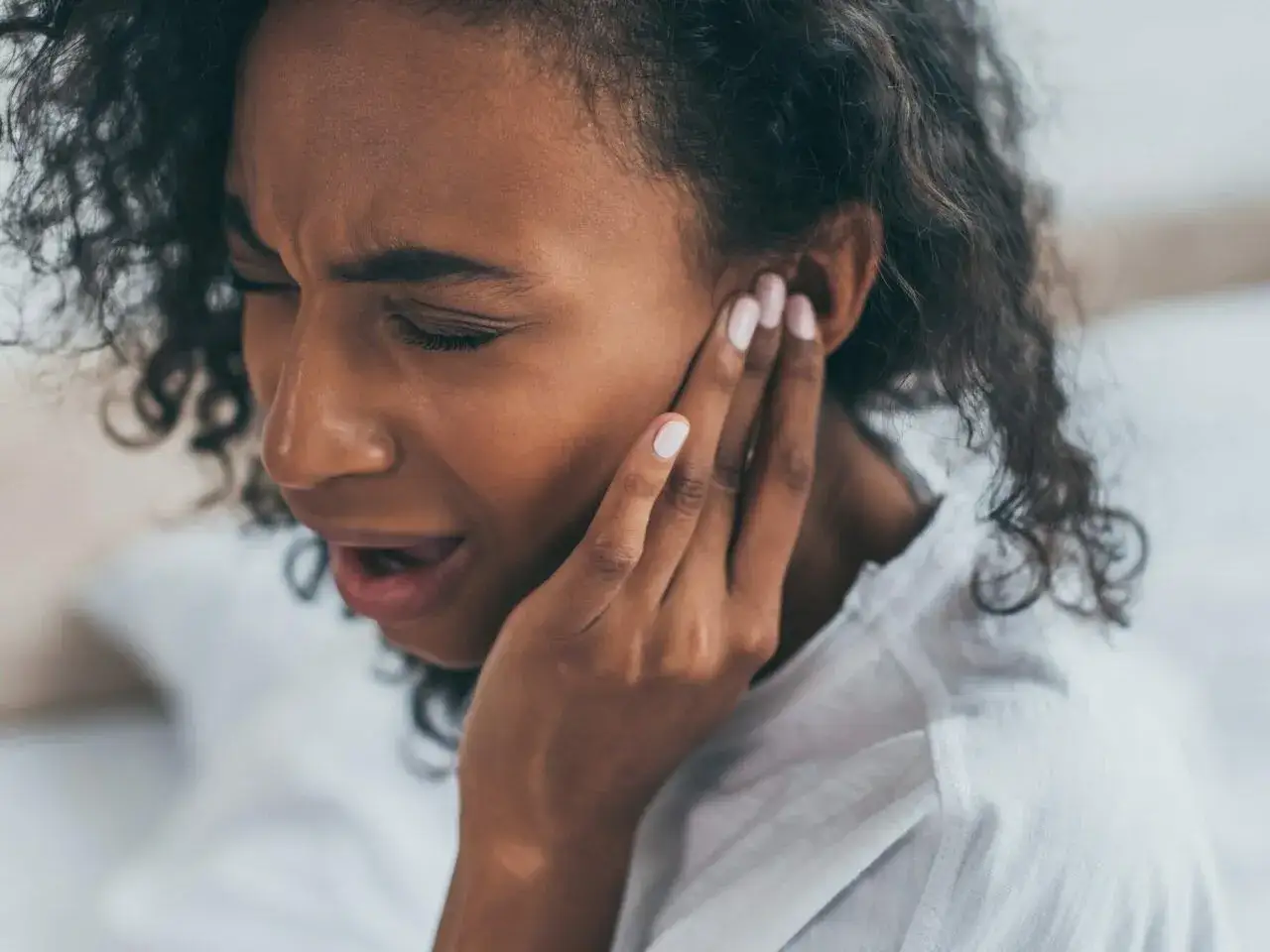 Jaki olejek do ucha wybrać, aby złagodzić ból i stan zapalny?