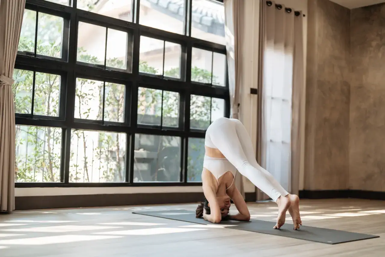 Trening w domu - jak efektywnie ćwiczyć bez sprzętu?