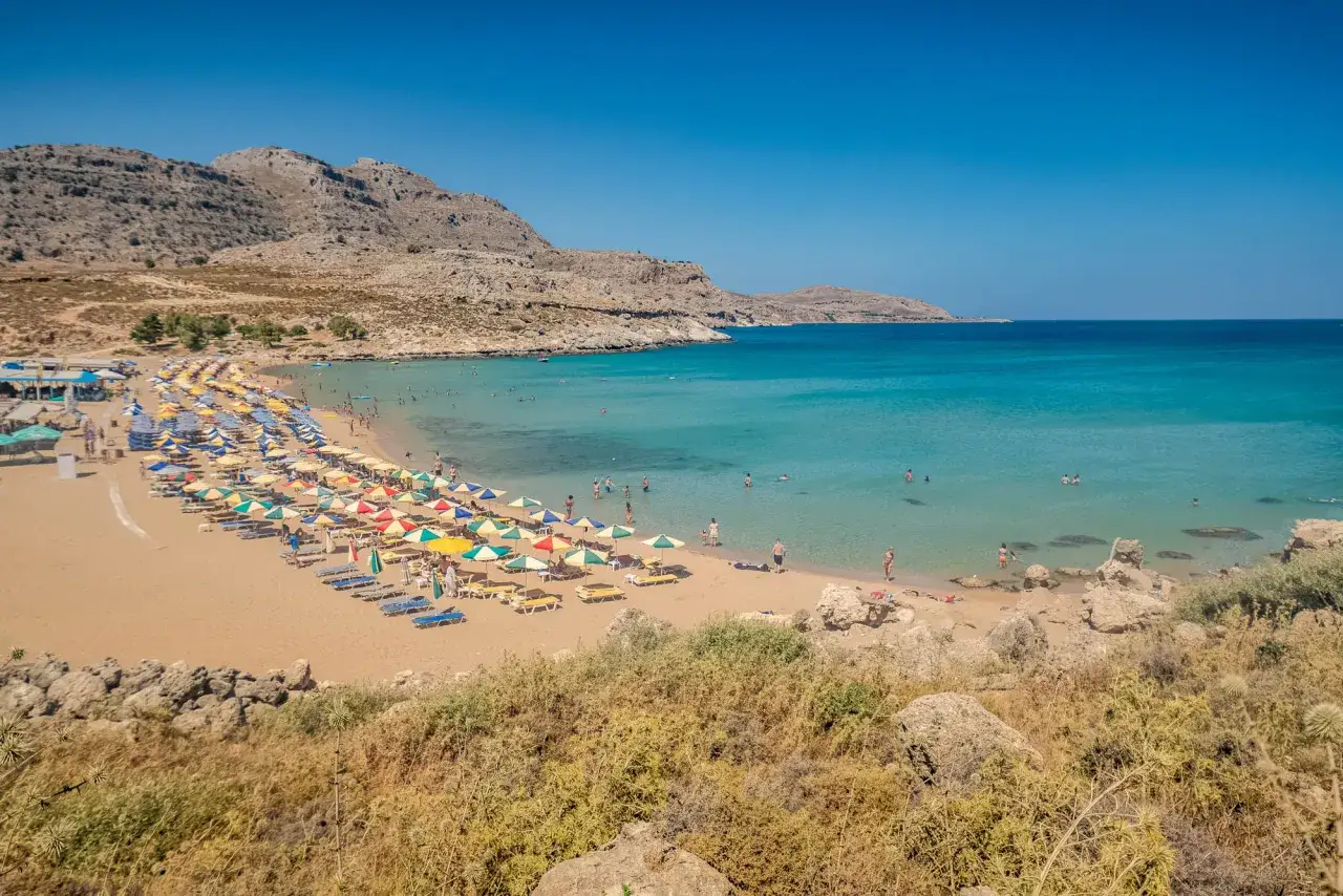 Najpiękniejsze plaże piaszczyste Rodos: 5 rajskich zakątków