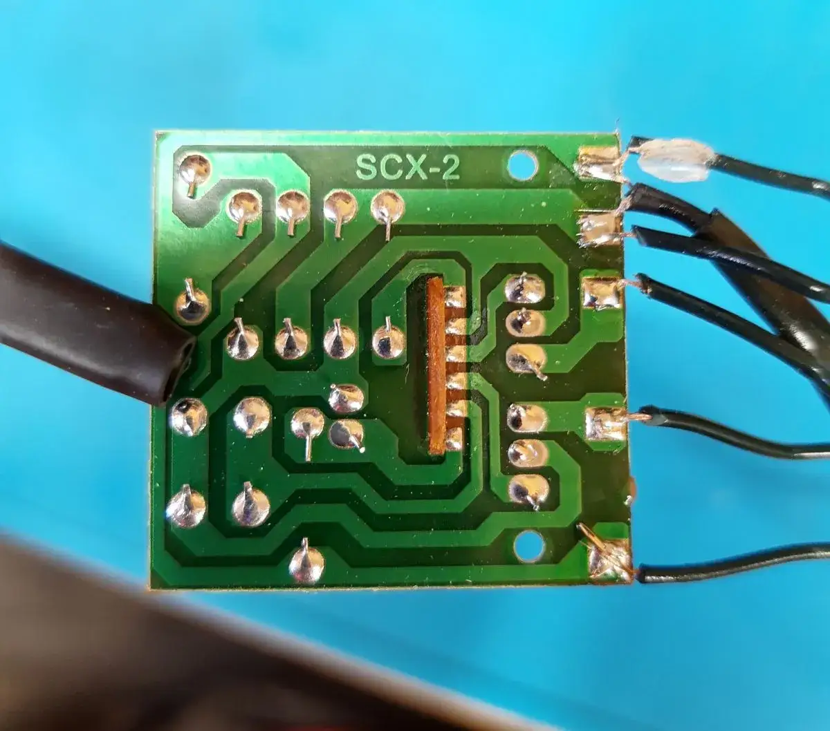 Płytka do lampek choinkowych: Naprawa i modyfikacja oświetlenia LED