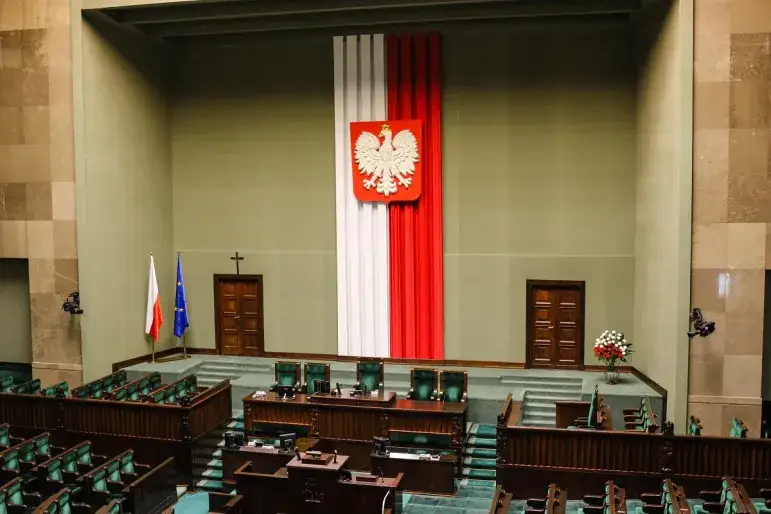 Gdzie transmisja z sejmu? Oglądaj na żywo i nie przegap ważnych chwil