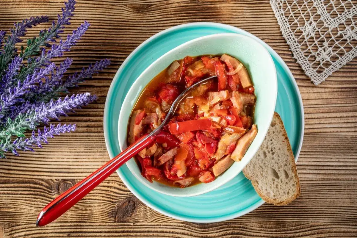 Jakie przyprawy dodać do leczo, aby uzyskać wyjątkowy smak?