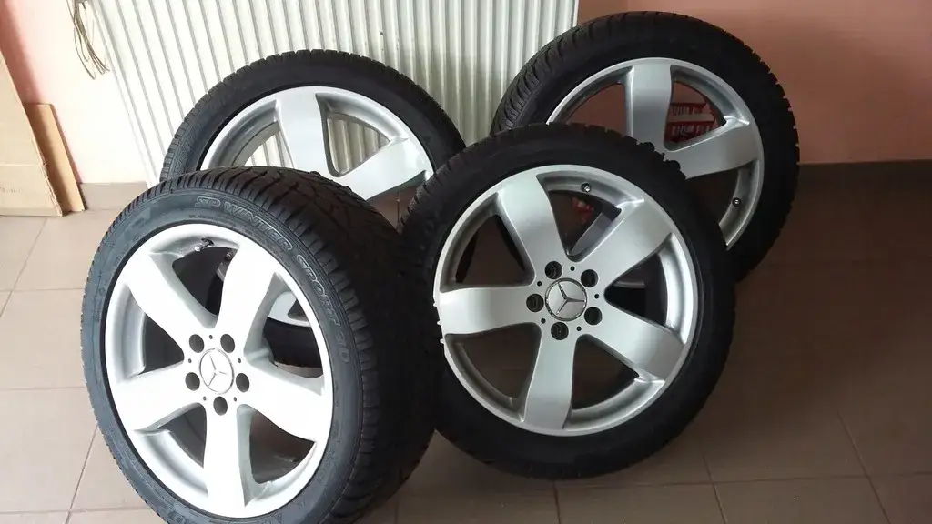 Jakie opony do Mercedesa W211? Forum poleca najlepsze modele