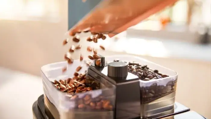 Jaka grubość mielenia kawy w ekspresie, aby uniknąć słabego smaku?