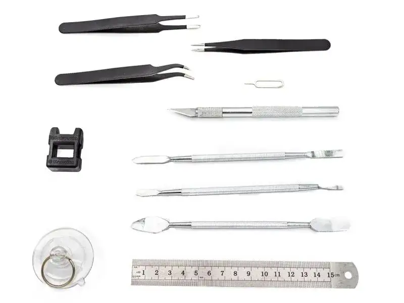 Jaki zestaw do naprawy telefonów wybrać: 5 najważniejszych elementów