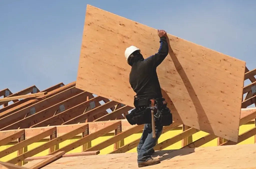 Sklejka na dach: Zastosowanie, zalety i rodzaje w budownictwie