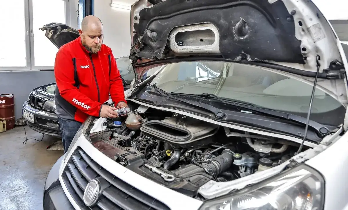 Jaki uszczelniacz do chłodnic wybrać, aby uniknąć kosztownych napraw?