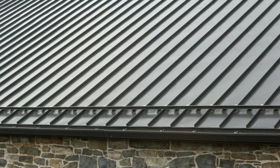 Dach na rąbek: charakterystyka, zalety i zastosowanie - poradnik