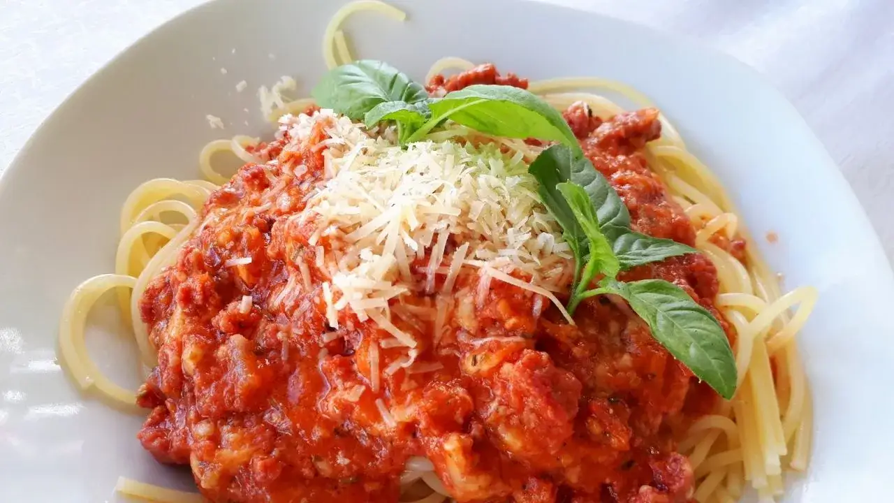 Jak przygotować idealne spaghetti z wołowiną – sprawdzone przepisy i porady