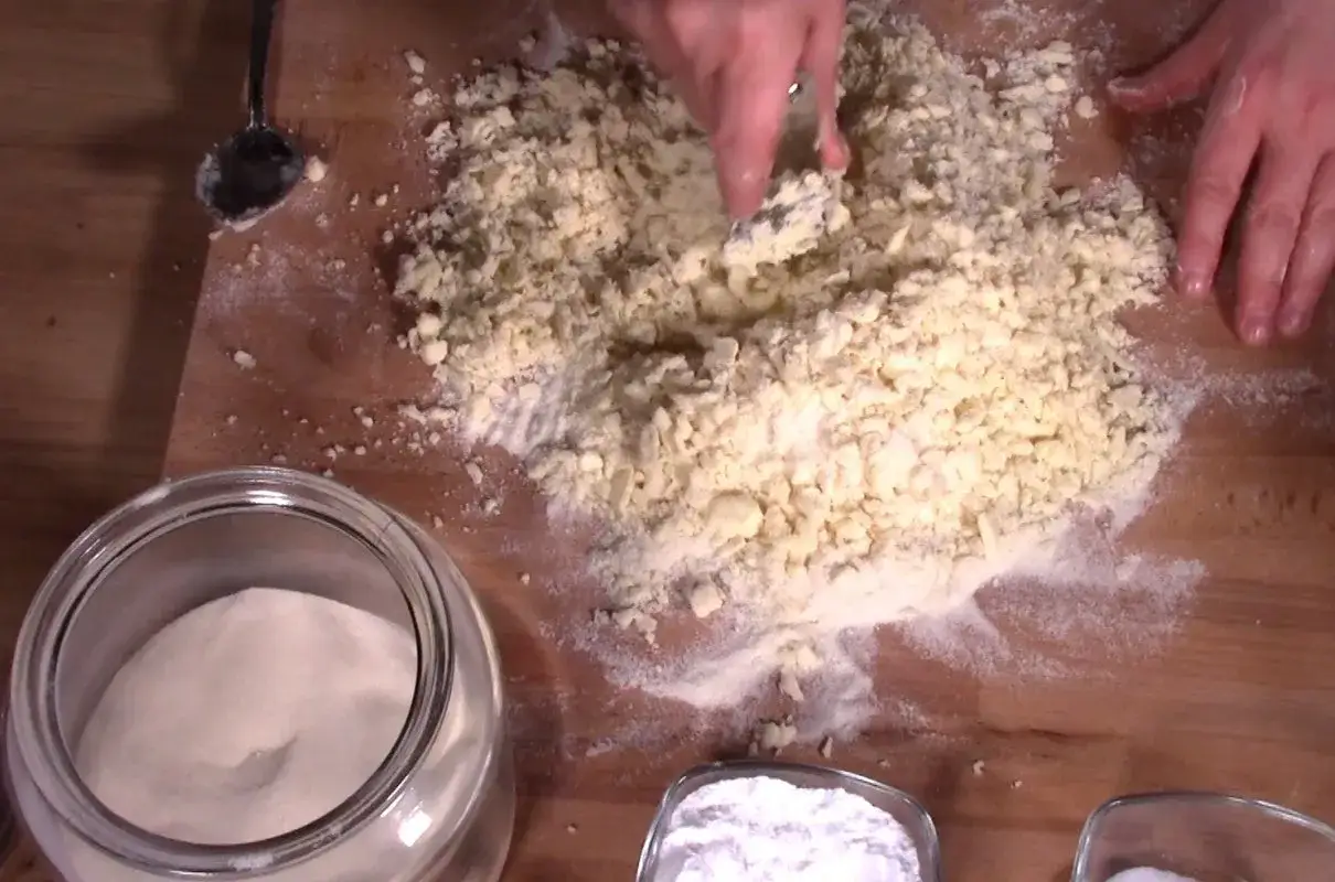 Kruche ciasto na krupczatce przepis – idealna chrupkość bez wysiłku