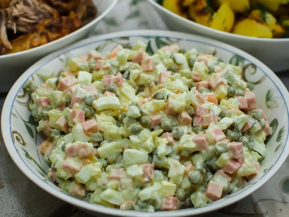 Prosta sałatka jarzynowa krok po kroku. Przepyszny przepis bez błędów!