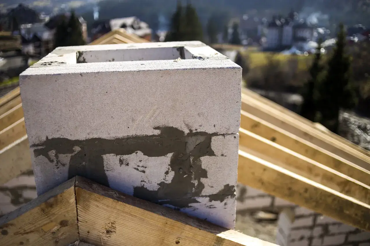 Jaka zaprawa do komina z cegły zapewni trwałość i bezpieczeństwo?