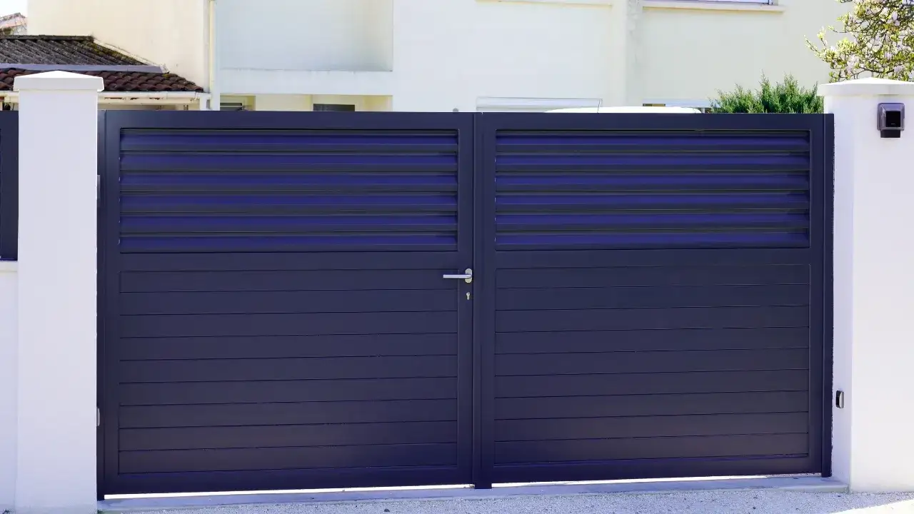 Jak zrobić bramę żaluzjową: krok po kroku z materiałami i wymiarami