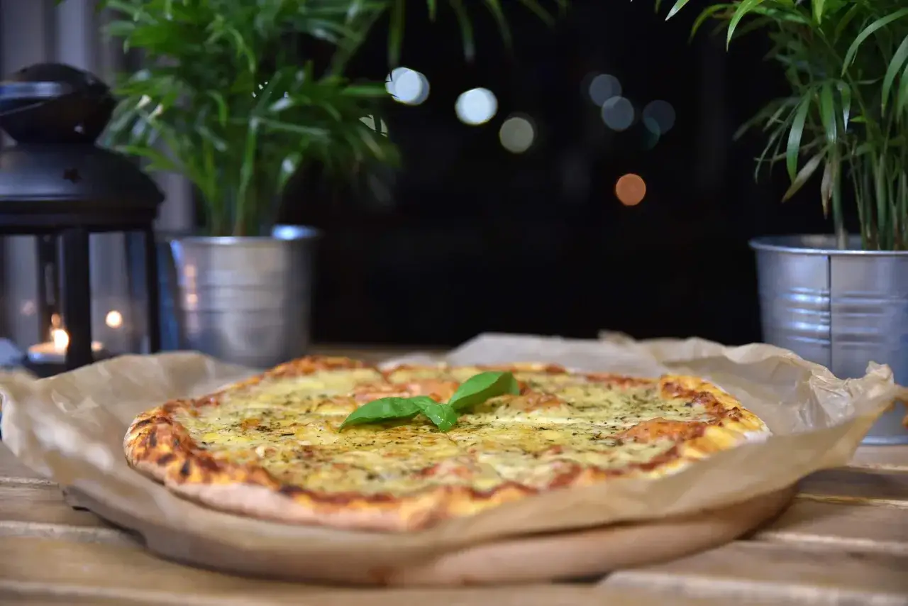 Skąd jest pizza? Odkryj jej fascynującą historię i pochodzenie