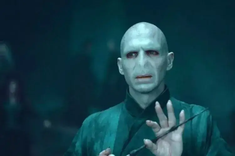 Ralph Fiennes jako Voldemort: tajemnice roli i jej wpływ na karierę aktora