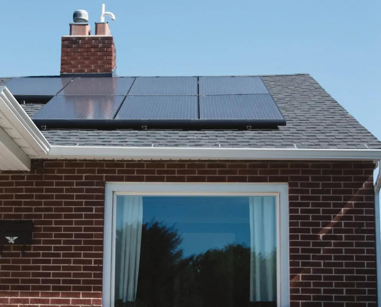 Fotowoltaika na raty czy warto? Poznaj zalety i ukryte koszty