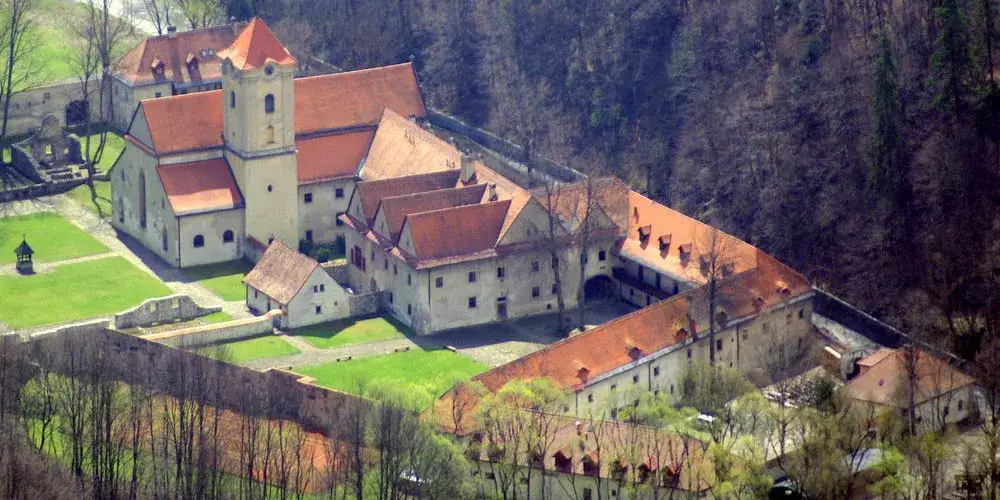 Czerwony Klasztor: Godziny, Ceny i Atrakcje Podczas Zwiedzania