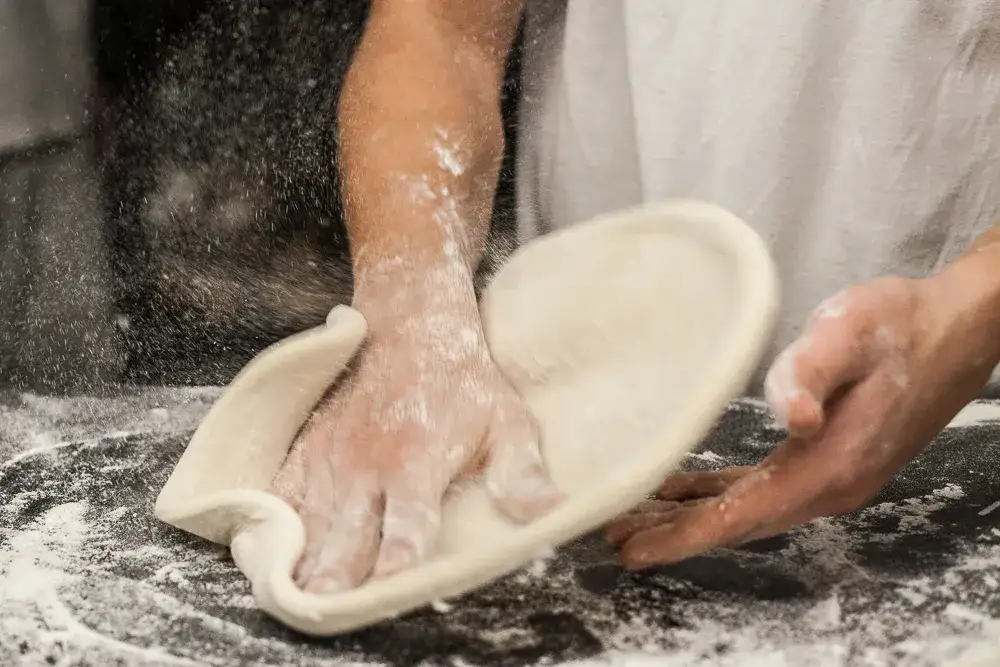 Ile kcal ma pizza neapolitańska? Odkryj zaskakujące kalorie!