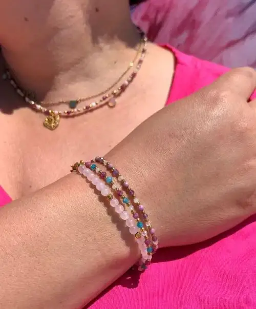 Biżuteria na lato: Najlepsze kolorowe trendy bez wpadek!