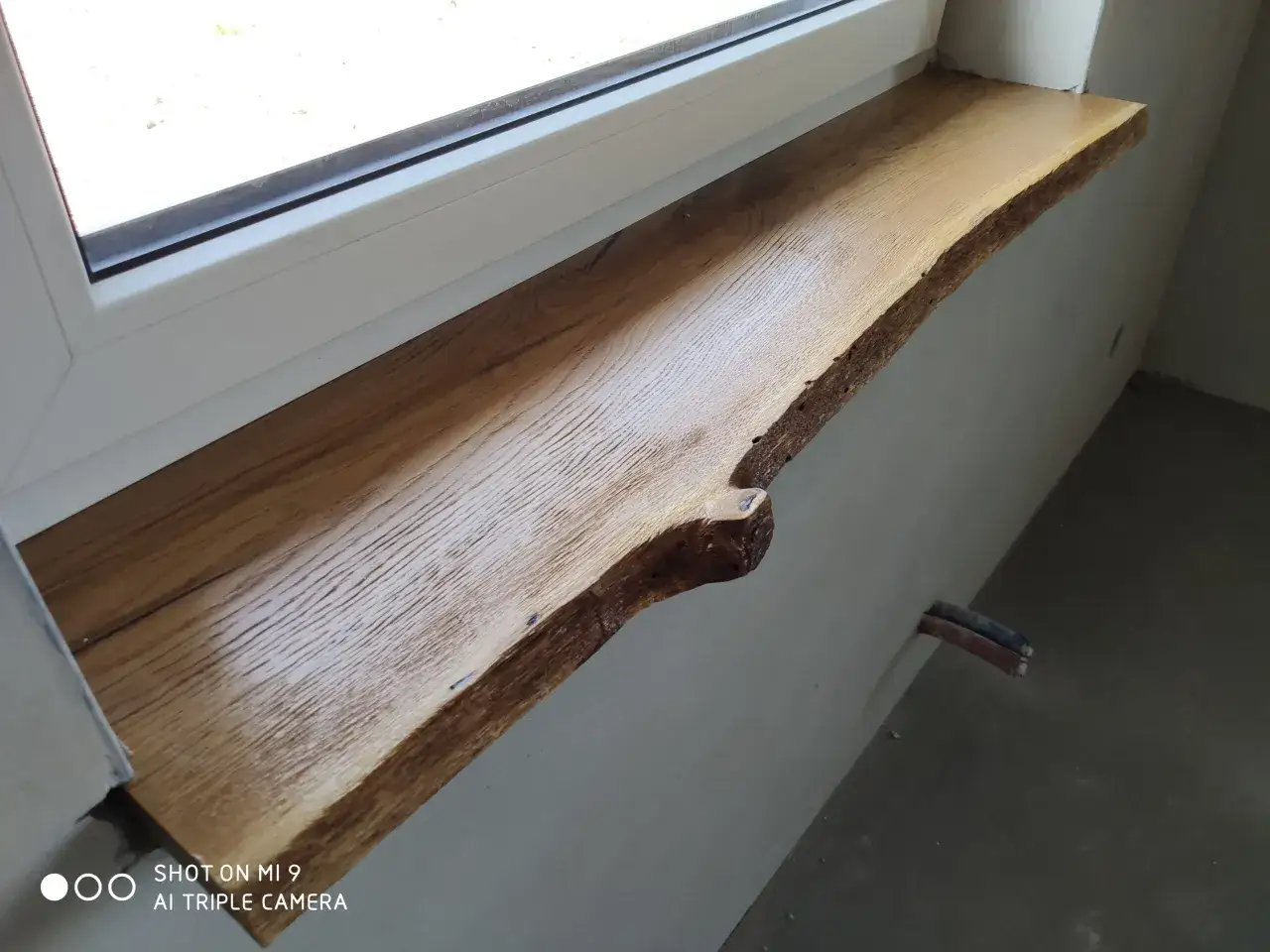 Czym pomalować drewniane parapety? Najlepsze farby i porady