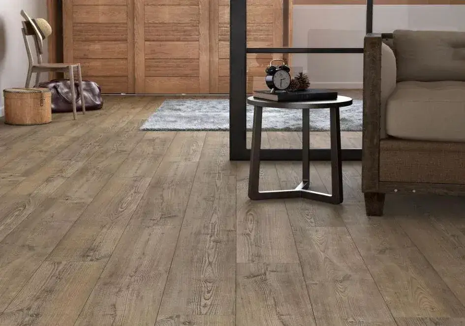 Jakie panele wybrać: klejone czy pływające? Porównanie zalet i wad