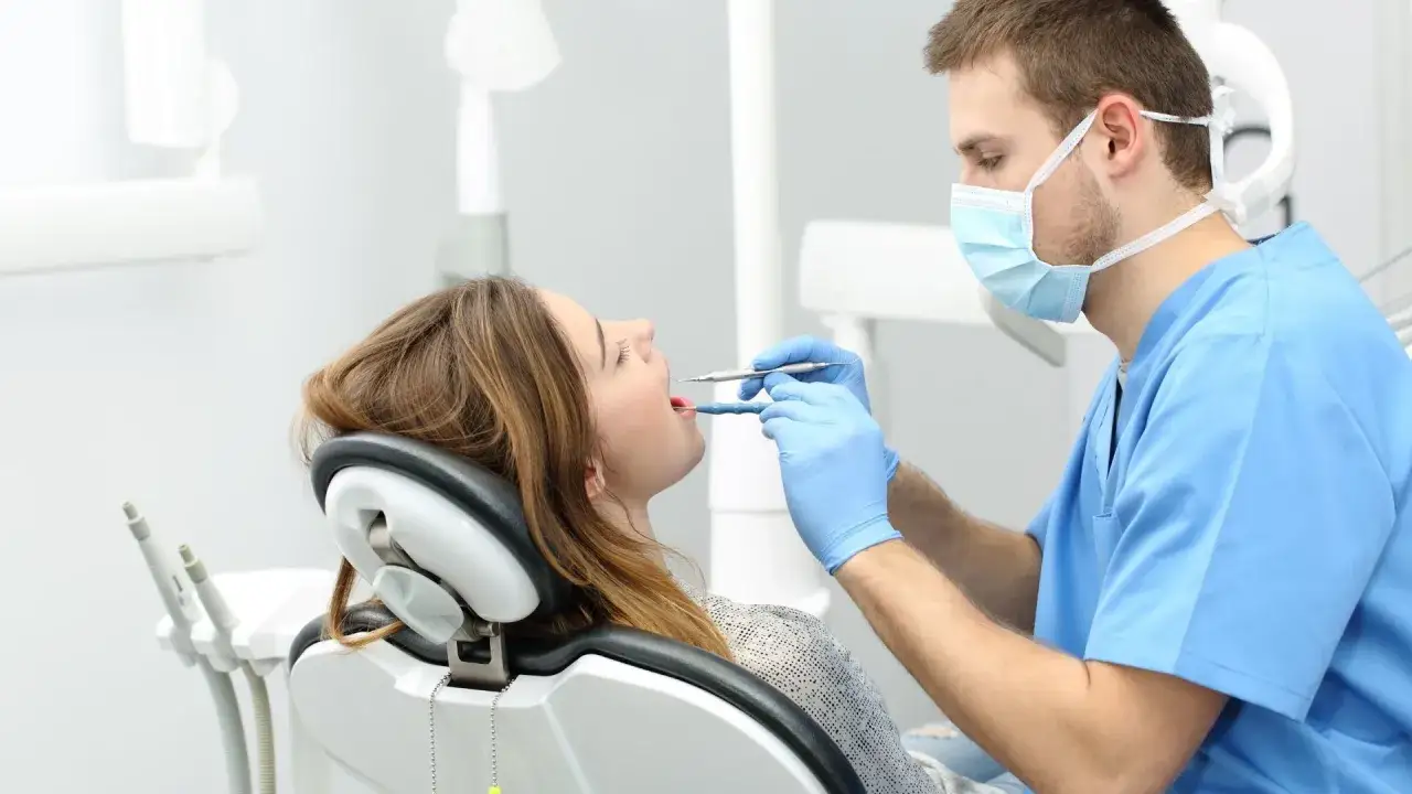 Gdzie z bólem zęba w weekend w Łodzi? Sprawdź dostępne opcje pomocy