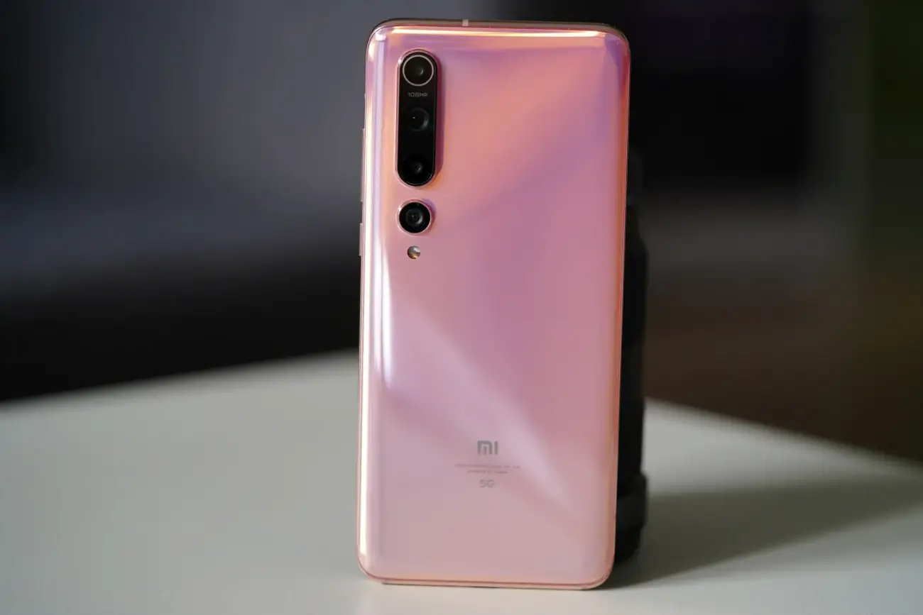 Najtańszy telefon z ładowaniem indukcyjnym: czy warto kupić?