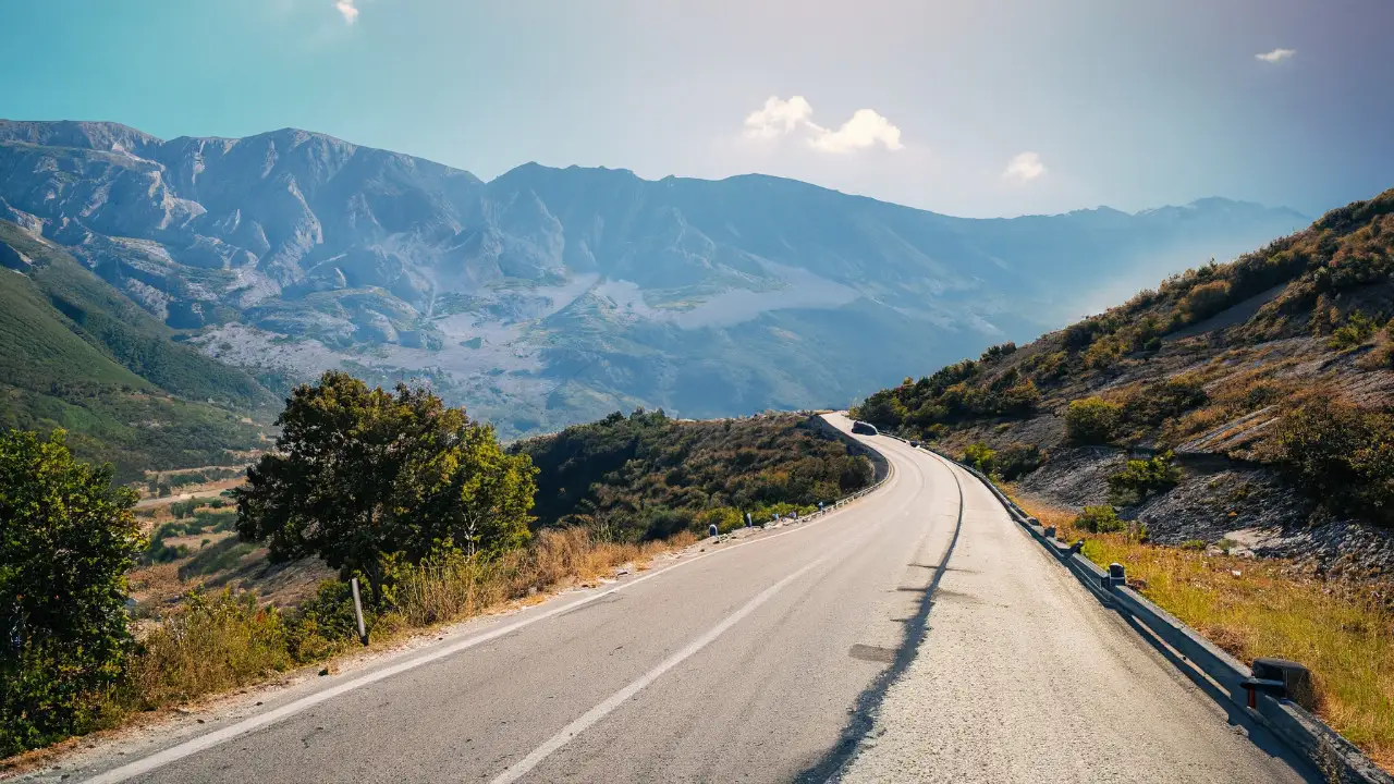 Wynajem samochodu w Albanii: Opinie i porady dotyczące usług