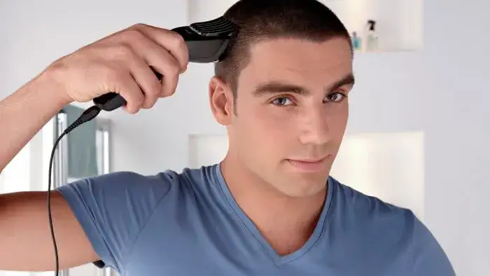 Fryzura na jeża - komu pasuje i jak podkreślić kształt twarzy