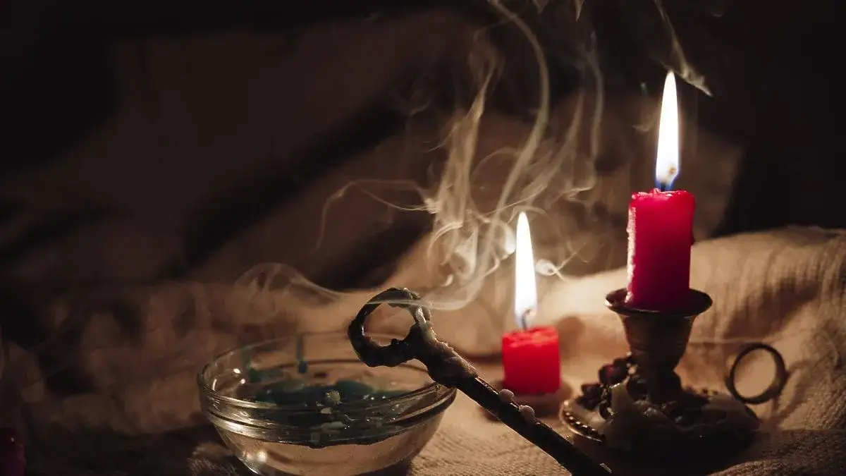 Wróżba z wosku znaczenie: odkryj tajemnice przyszłości i miłości