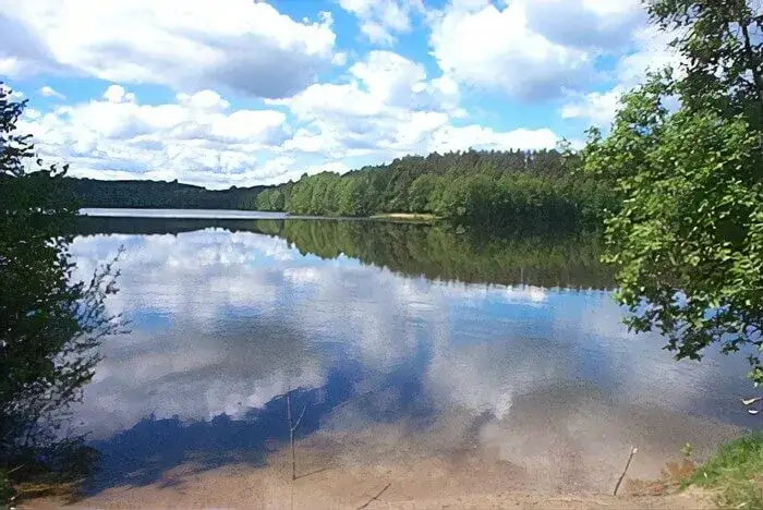 Wszystko co musisz wiedzieć o Jeziorze Gowidlińskim - planowanie wakacji