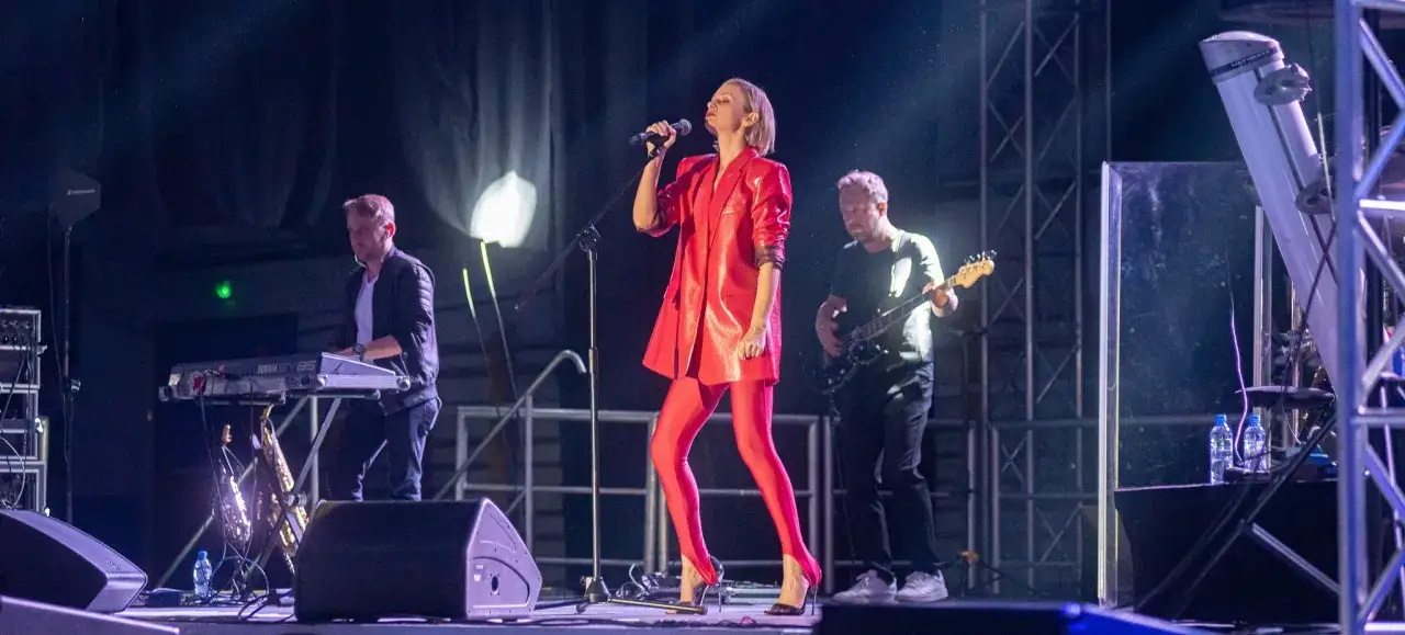 Kto śpiewa piosenkę Maj? Odkryj emocje w utworze Varius Manx