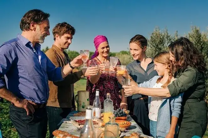 Stół w Prowansji - poznaj serial od pierwszego do ostatniego odcinka