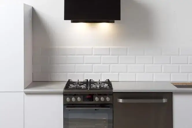 Jak zamontować okap w szafce ikea – krok po kroku do idealnej kuchni