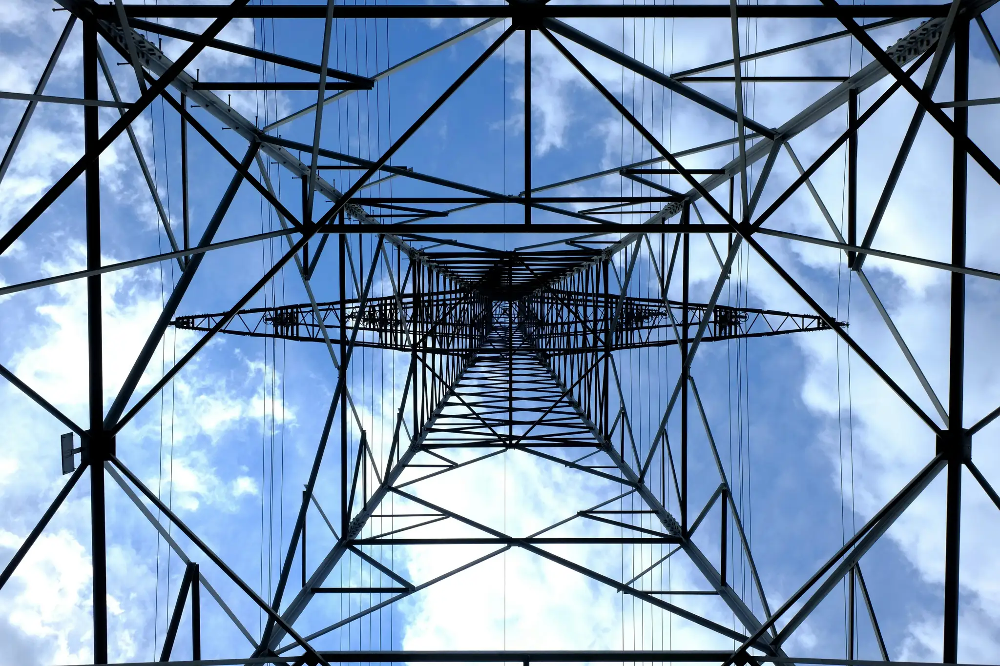 Ile kosztuje 1 kWh energii elektrycznej? Aktualne ceny prądu w Polsce [2021]