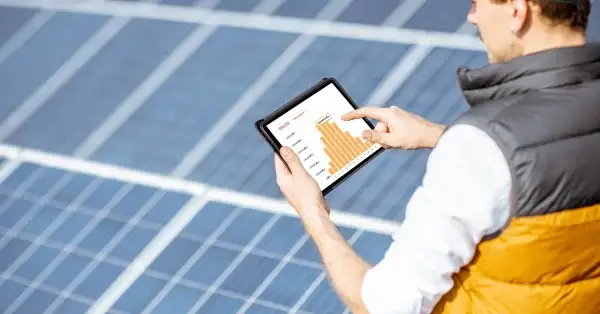 Ile paneli fotowoltaicznych potrzeba na 4kW? Koszt instalacji PV 4kW z montażem