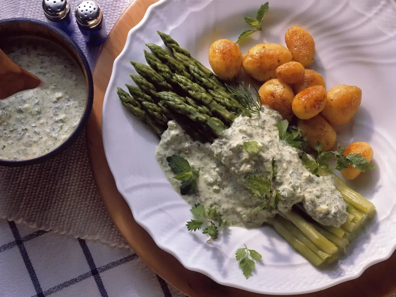 Welches Kraut Passt Zu Spargel
