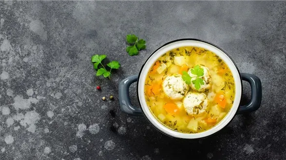 Zupa klopsikowa
